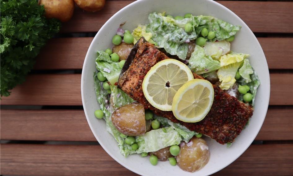 Mormorsalat med kartofler og laks