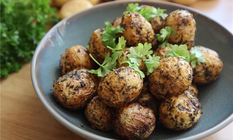 Små hele kartofler i airfryer